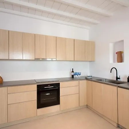 Serendipity With 3 Bedrooms Walking Distance To The Beach!