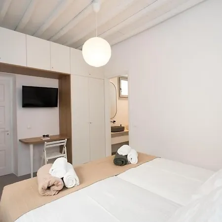 Serendipity With 3 Bedrooms Walking Distance To The Beach! * Platys Gialos (Mykonos)