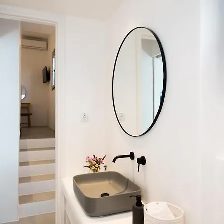 Serendipity With 3 Bedrooms Walking Distance To The Beach! * Platys Gialos (Mykonos)
