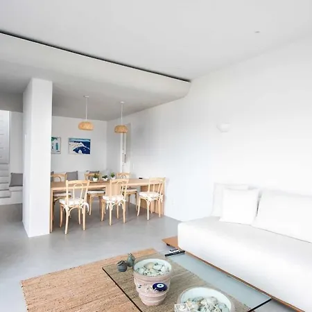 Villa Serendipity With 3 Bedrooms Walking Distance To The Beach! Platys Gialos (Mykonos)