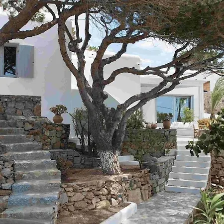 Villa Serendipity With 3 Bedrooms Walking Distance To The Beach! *