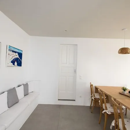Serendipity With 3 Bedrooms Walking Distance To The Beach! Platys Gialos (Mykonos)