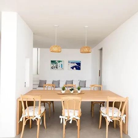 Serendipity With 3 Bedrooms Walking Distance To The Beach! *