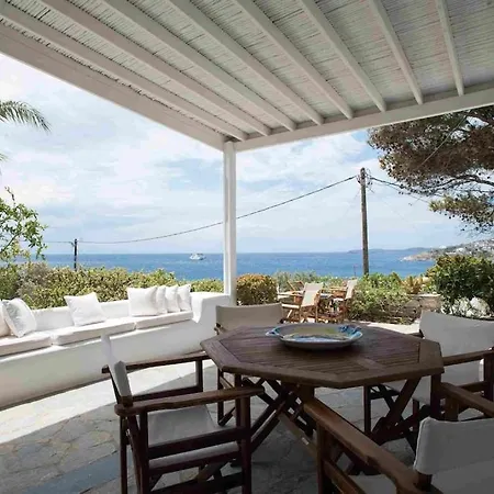 Serendipity With 3 Bedrooms Walking Distance To The Beach!