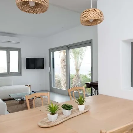 Serendipity With 3 Bedrooms Walking Distance To The Beach! Villa
