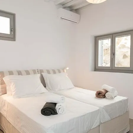 Serendipity With 3 Bedrooms Walking Distance To The Beach!