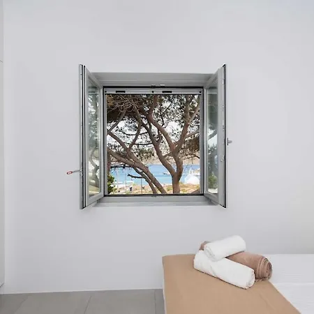 Serendipity With 3 Bedrooms Walking Distance To The Beach! Vila