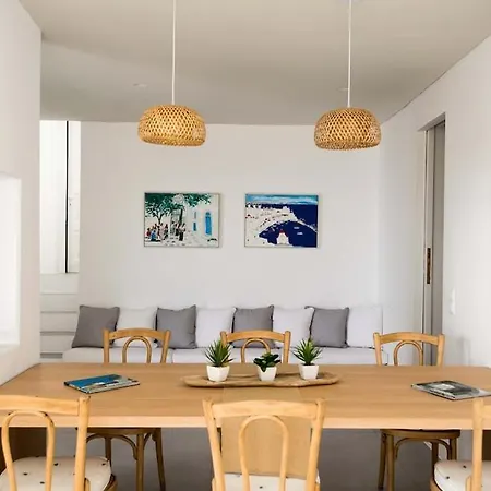 Serendipity With 3 Bedrooms Walking Distance To The Beach! Vila
