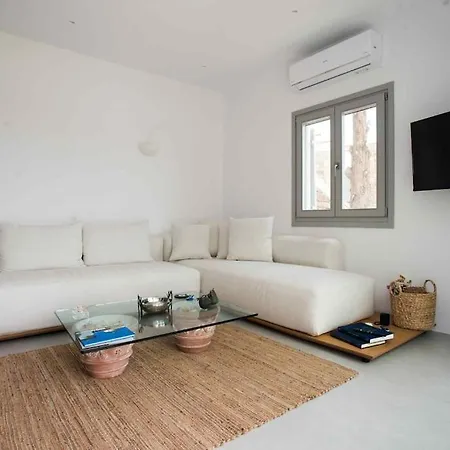 Serendipity With 3 Bedrooms Walking Distance To The Beach! *