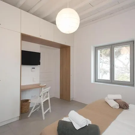 Serendipity With 3 Bedrooms Walking Distance To The Beach! Vila