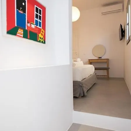 Vila Serendipity With 3 Bedrooms Walking Distance To The Beach!