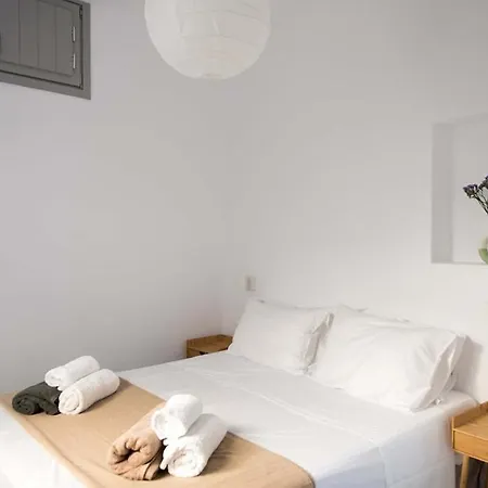 Serendipity With 3 Bedrooms Walking Distance To The Beach! Platys Gialos (Mykonos)